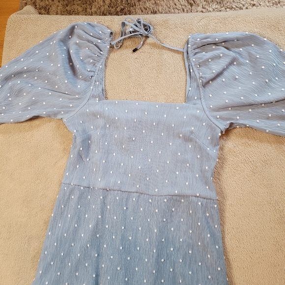 Moon River Back Cut-Out Clip Dot Tiered Midi Dress From Anthropologie - Picture 8 of 16